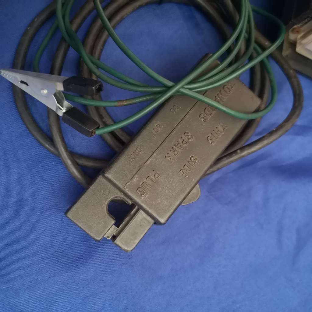 Vintage Xenon Timing light with needle Gauge. Voltage, Dwell, Tach. 4cyl, 6cyl & 8cyl. Titan Brand