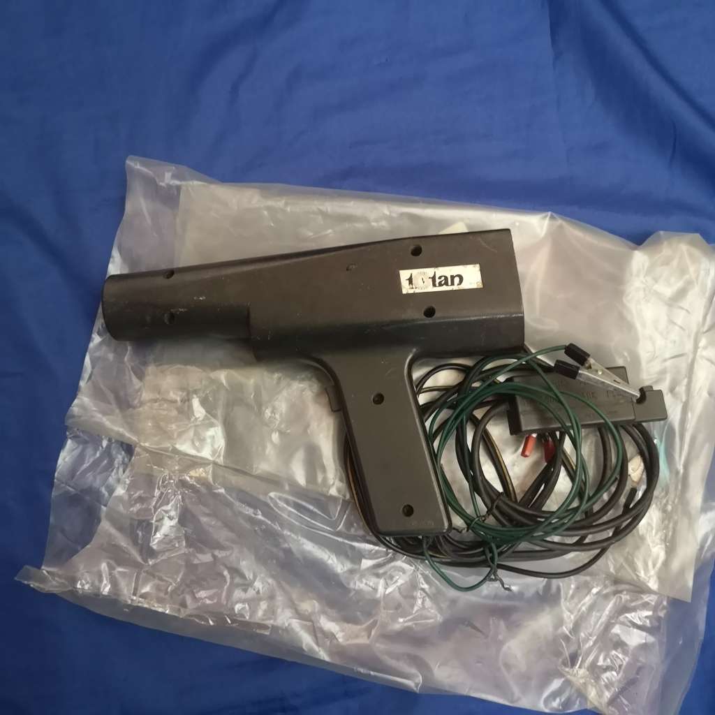 Vintage Xenon Timing light with needle Gauge. Voltage, Dwell, Tach. 4cyl, 6cyl & 8cyl. Titan Brand