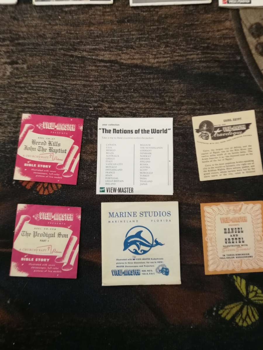 Amazing1950s Sawyers Vintage Viewmaster 3 D Viewer, Junior Projector and around 56 different reels.