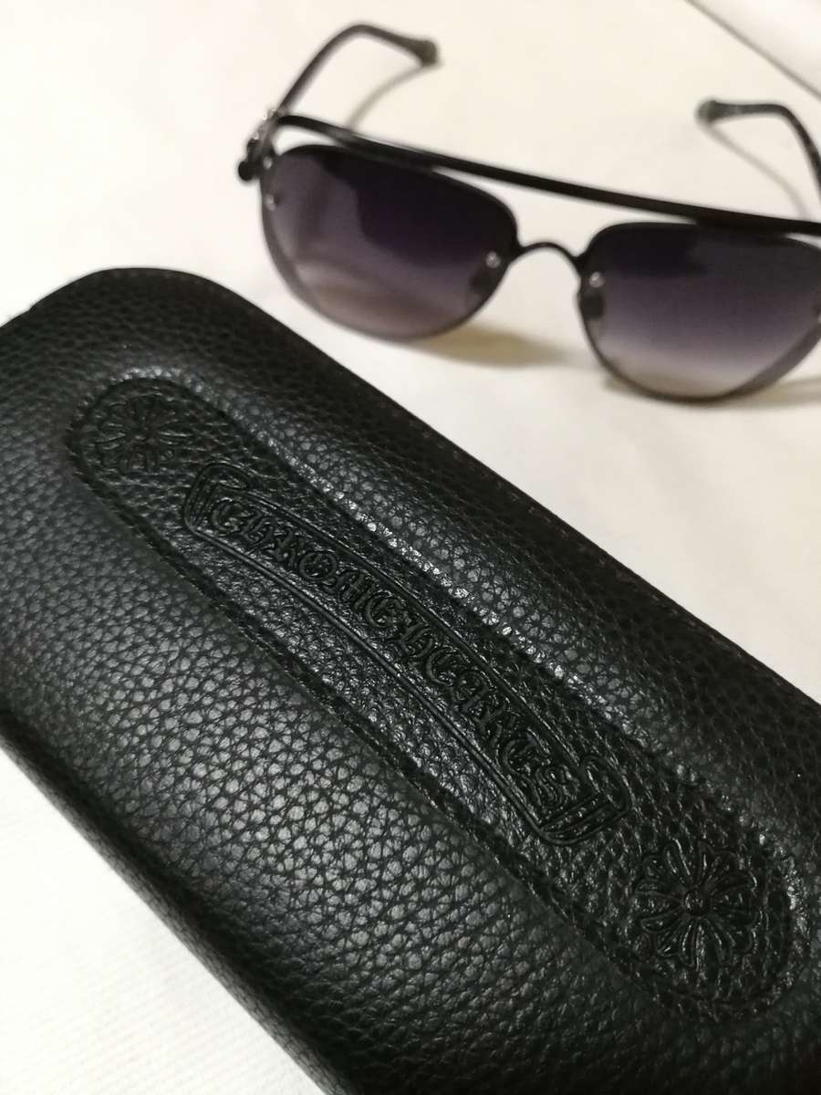 `CHROME HEARTS` Designer Celebrity Sunglasses. Beautiful metal detail with orig case. Read details