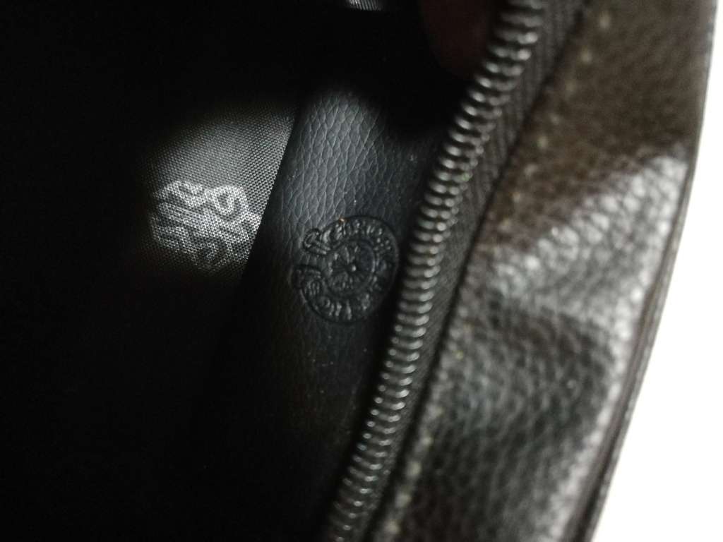 `CHROME HEARTS` Designer Celebrity Sunglasses. Beautiful metal detail with orig case. Read details