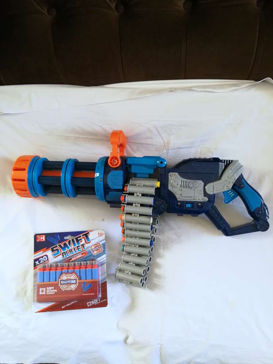 MG-25 Gatling Blaster Motorized Machine Gun fires n-strike Nerf darts tested