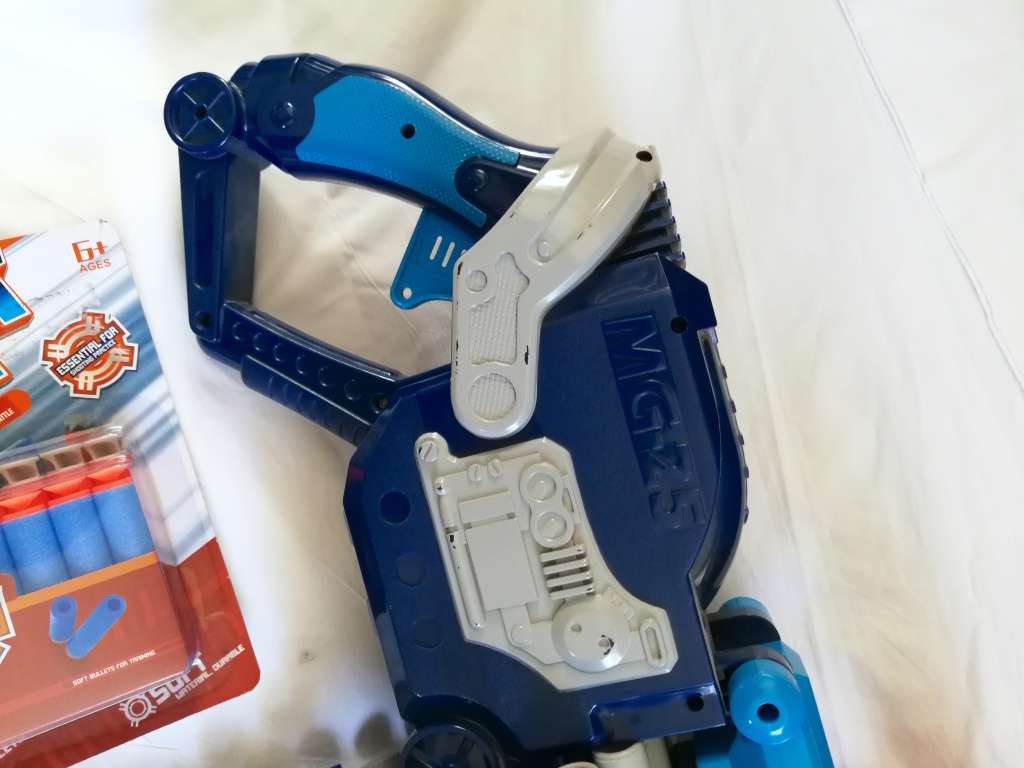 MG-25 Gatling Blaster Motorized Machine Gun fires n-strike Nerf darts tested