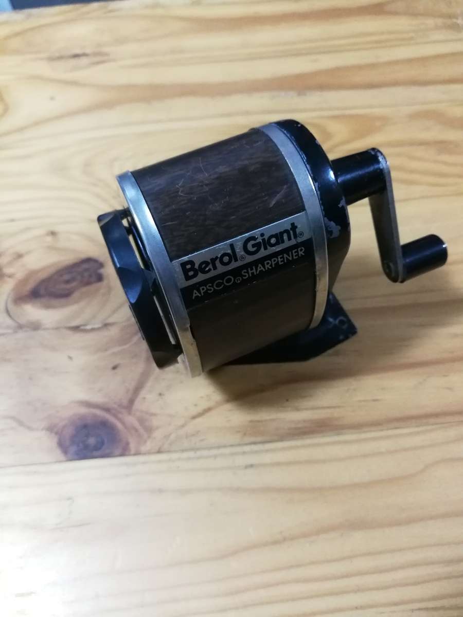 Vintage Berol Giant Apsco Pencil Sharpener ~ Faux Wood Grain ~ 6 Hole Used NICE