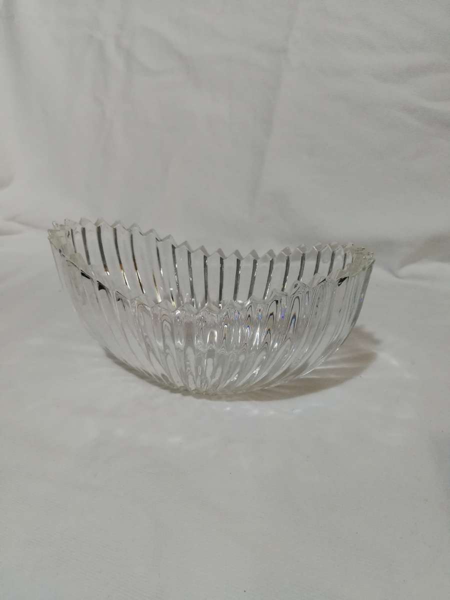 Vintage `Sowerby` heavy sawtooth ribbed glass fruit bowl