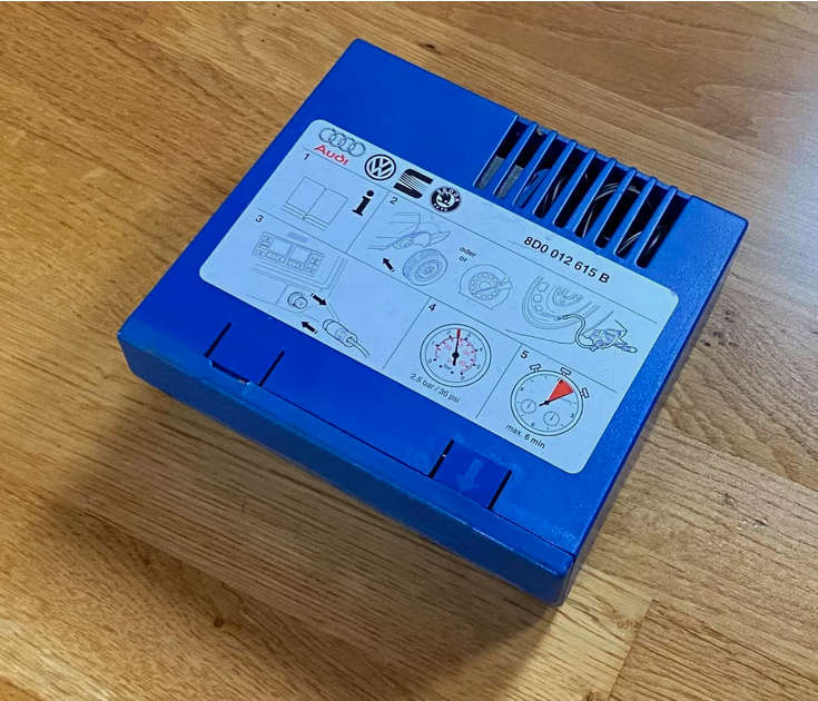 VW AUDI EMERGENCY TIRE WHEEL AIR COMPRESSOR PUMP. Original part number 8D0 012 615B