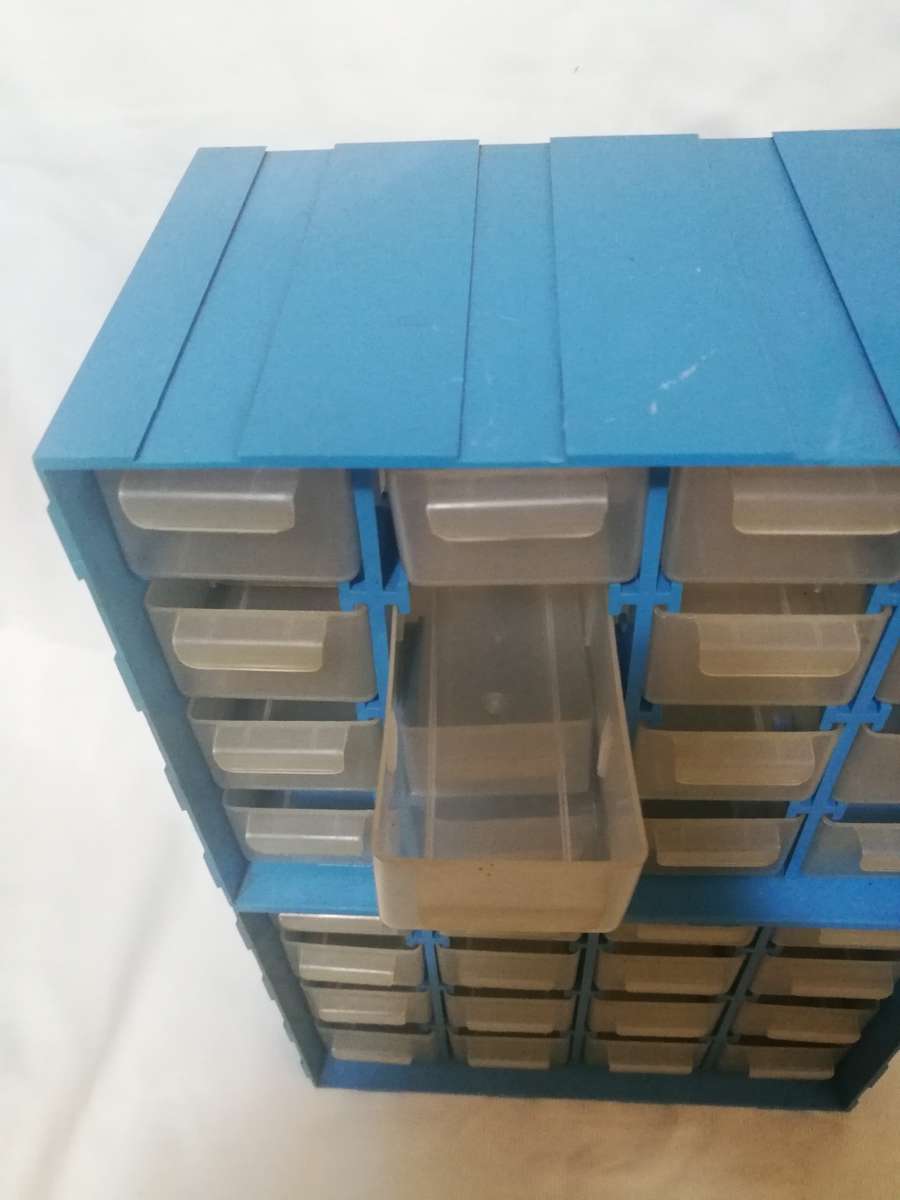 Utility Box 32 Drawer. 16 x 2 Expandable