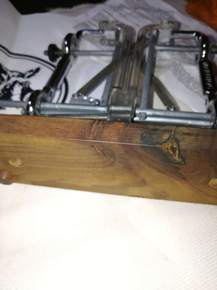 Vintage WARTHOG V-Sharp Diamond Knife Sharpener