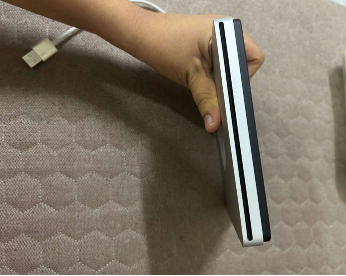 APPLE USB SuperDrive A1379 CD-DVD Drive/Rewriter In Silver Aluminium