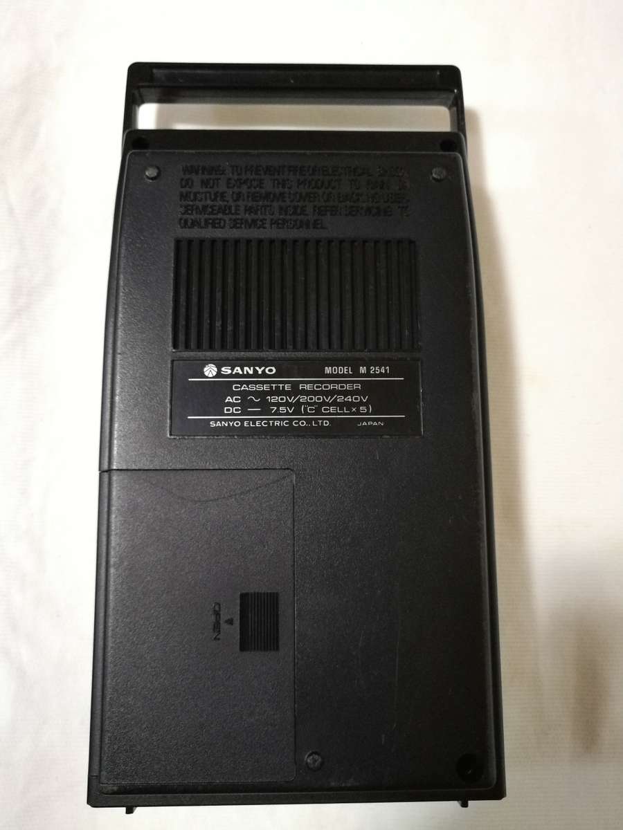 Sanyo Cassette Player/ Recorder in casing- Vintage