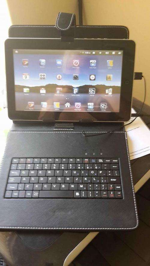 10.1 Inch Tablet + Case and USB Keyboard