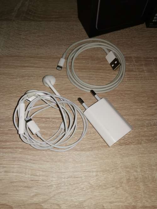 iPhone 7 Plus 256GB with extra protective covers