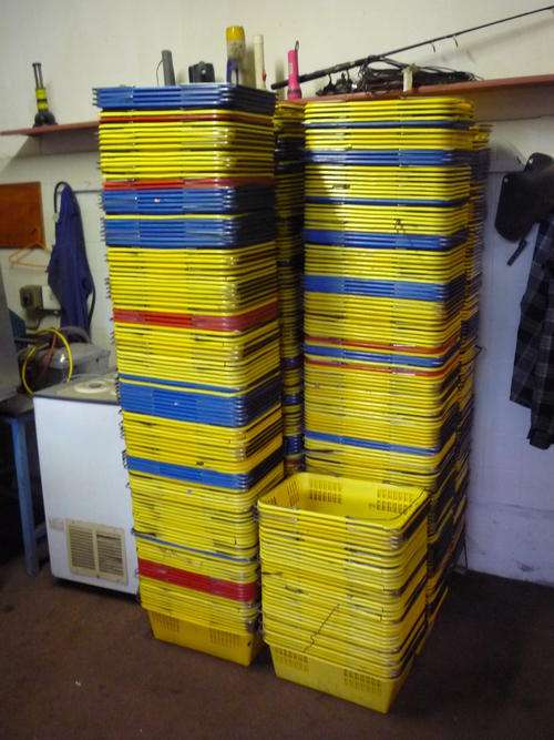 PLASTIC SUPERMARKET SHOPPING BASKETS