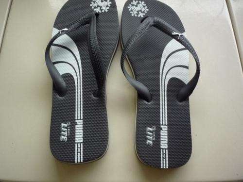 CASTLE LITE / PUMA SLIP SLOPS - SIZE 8