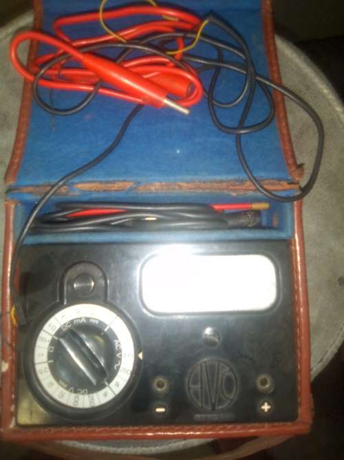 VINTAGE THORN MULTIMINOR MK5 MULTIMETER IN LEATHER CASE.