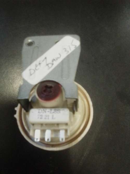 DEFY AUTOMATIC FRONT LOADER WASHING MACHINE PRESSURE SWITCH. DN-L8S.  72 22 L