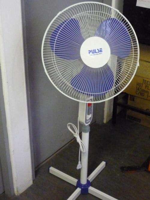 STANDING FAN
