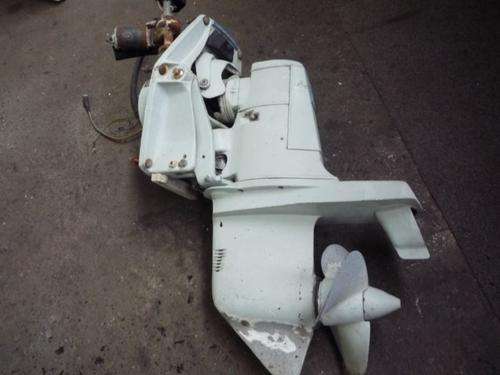 VOLVO PENTA 270 MOTOR (PN850676)  DECEASED ESTATE CONDITION UNKNOWN -  SPARES ( WEIGHT 70KGS )