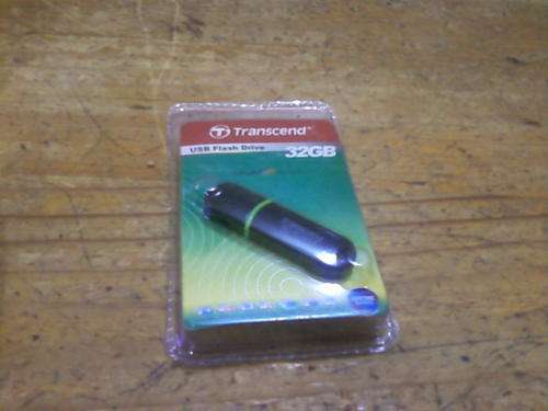 32GB FLASH DRIVE