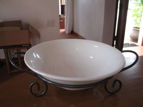 ATTRACTIVE FRUIT BOWL WITH STAND.