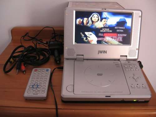 J WIN PORTABLE DVD (MP3 PLAYER).