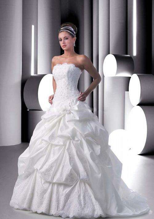 IMPORTED WEDDING GOWN