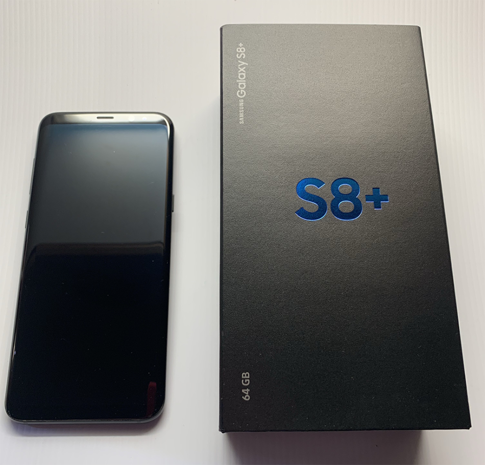 Samsung Galaxy S8+ & Samsung Wireless Charger