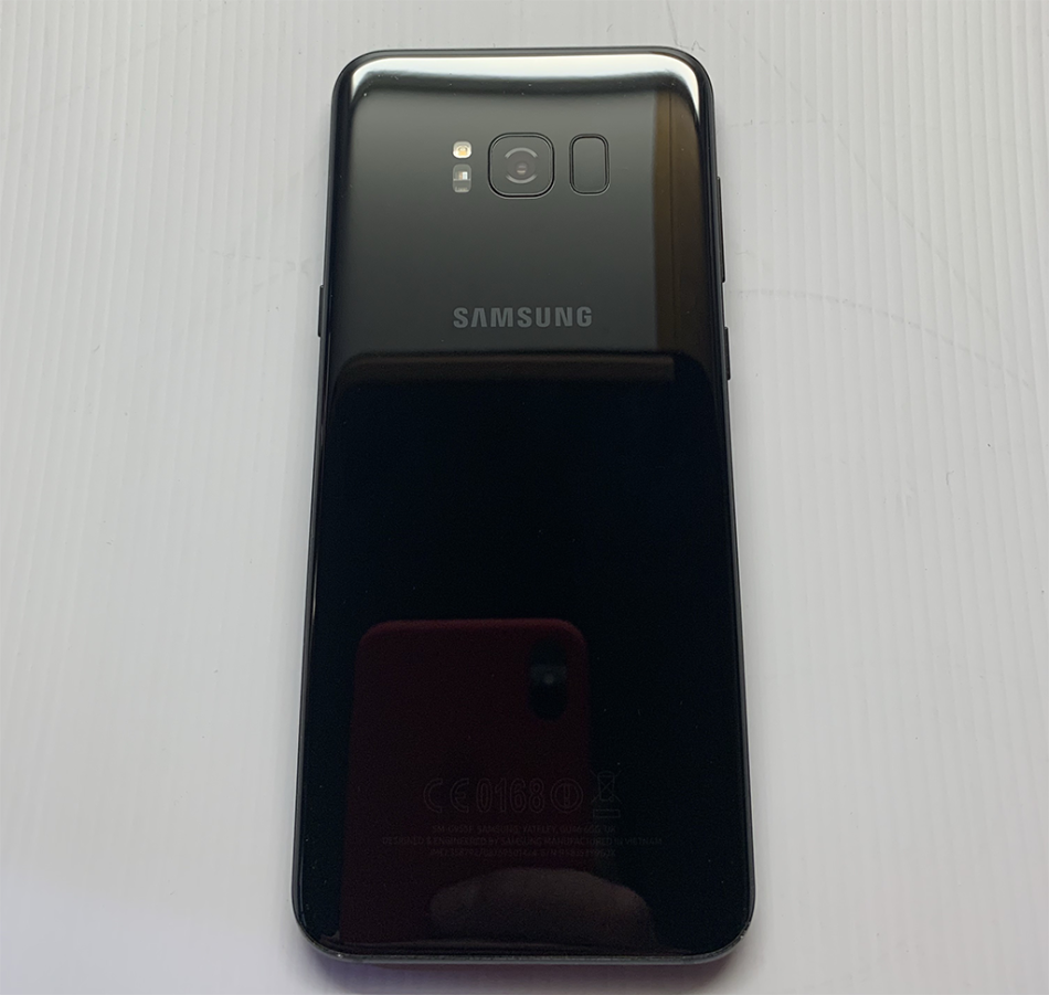 Samsung Galaxy S8+ & Samsung Wireless Charger