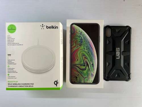 Apple Iphone XS Max Space grey 64Gb + 10W Wireless Charger + UAG cover