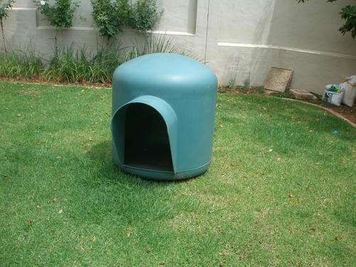 Large plastic dog house kennel
