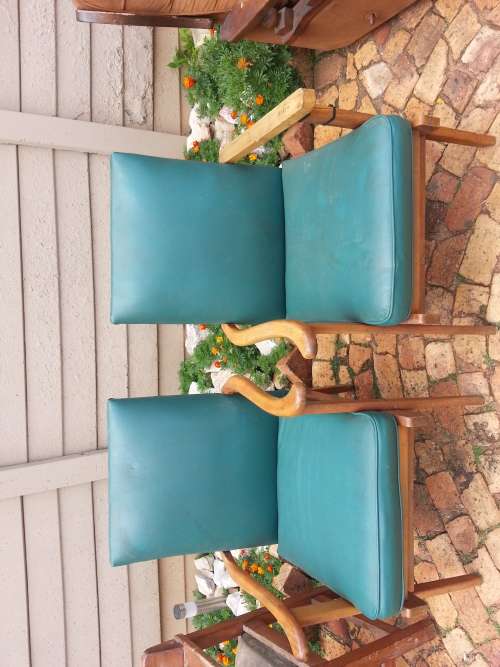 2 vintage chairs
