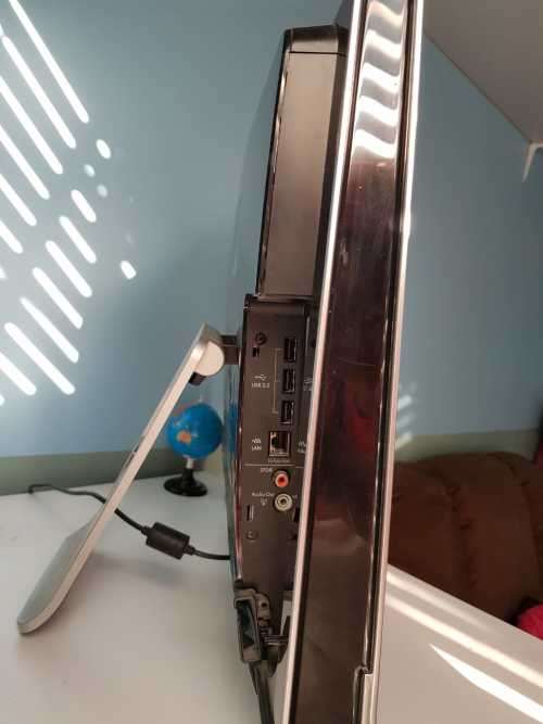 HP Touch-P8400 On Auction Now!!!!! Bid start at R1.00