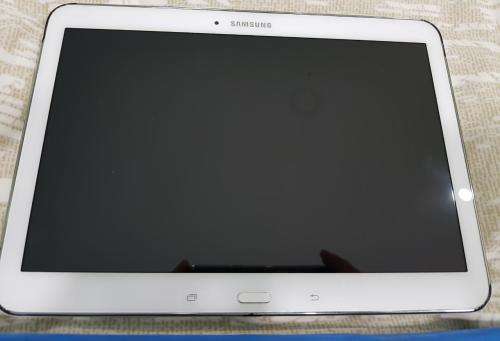 Samsung Galaxy tab4 10inc on Auction now!!! bid Starts at R1.00