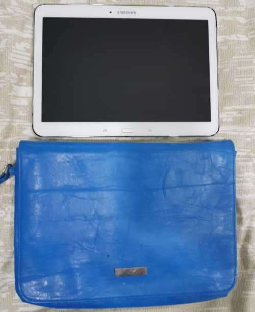 Samsung Galaxy tab4 10inc on Auction now!!! bid Starts at R1.00