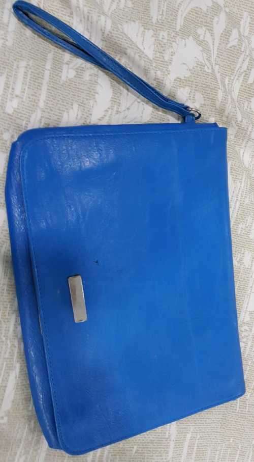 Samsung Galaxy tab4 10inc on Auction now!!! bid Starts at R1.00