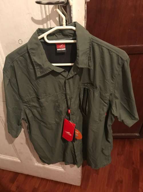 First accent Green camo shirt Large (Worth R1000)100% Orignial