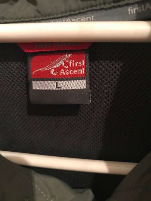 First accent Green camo shirt Large (Worth R1000)100% Orignial