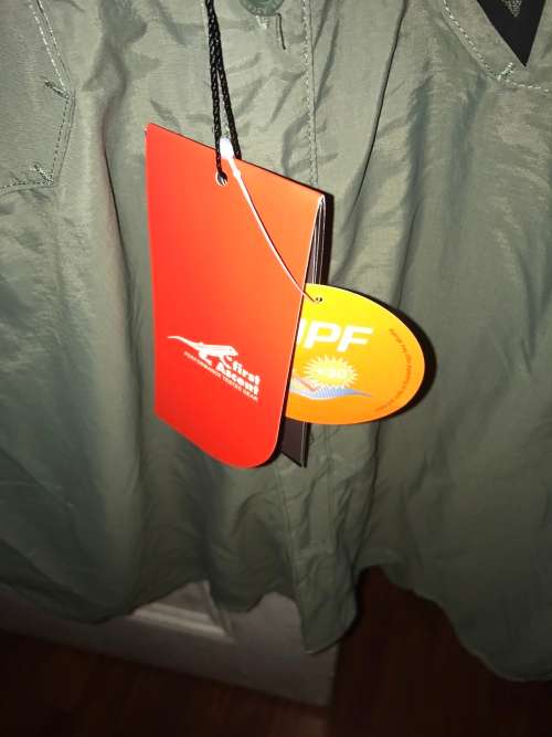 First accent Green camo shirt Large (Worth R1000)100% Orignial