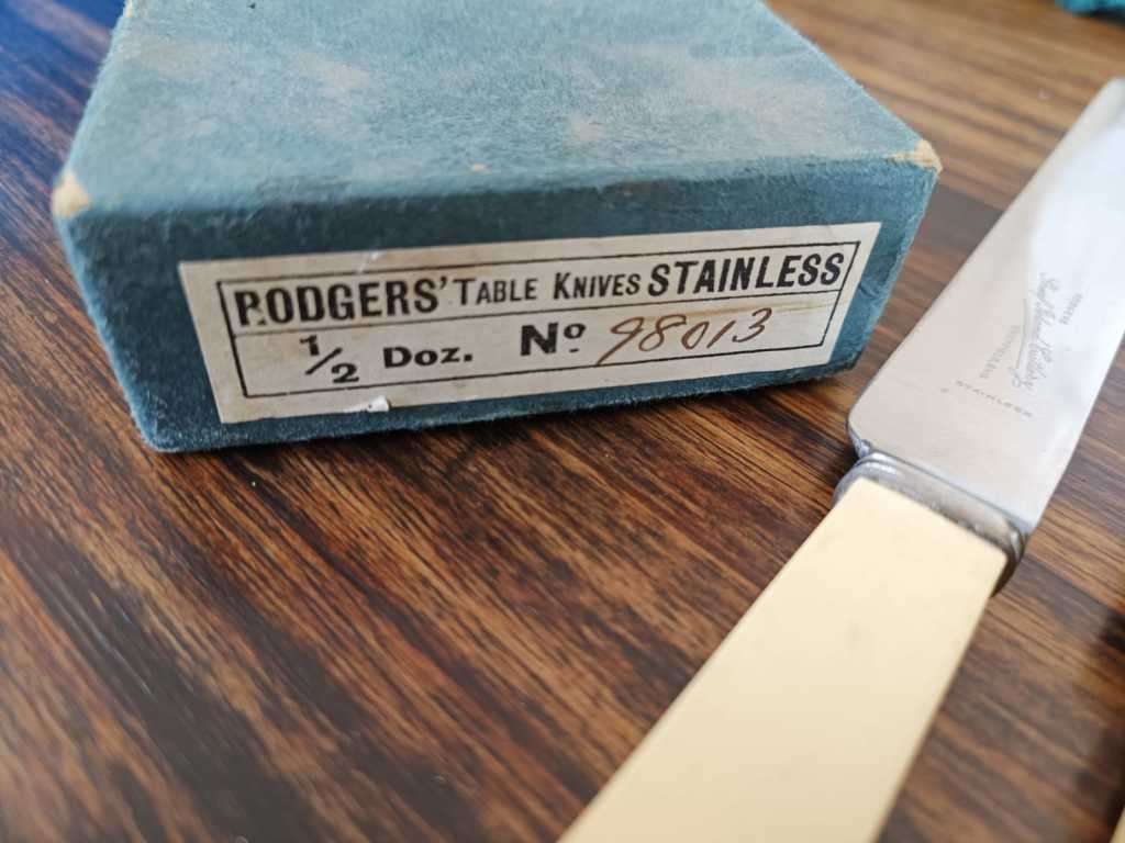 Complete set of vintage Rodgers Table knives by Sheffield England