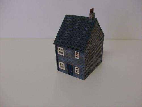 Handcrafted - Kit Built Resin Model Railway Building - Terrace House - 00 Scale (Grey Colour)