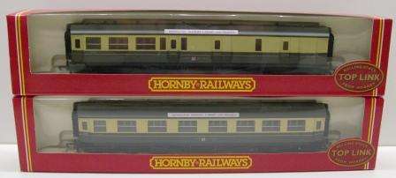 Hornby R4026 & R4027 Centenary 1x Composite & 1 x Brake coaches in GWR Chocolate and Cream