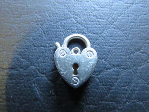 A Vintage Sterling Silver Chain Lock