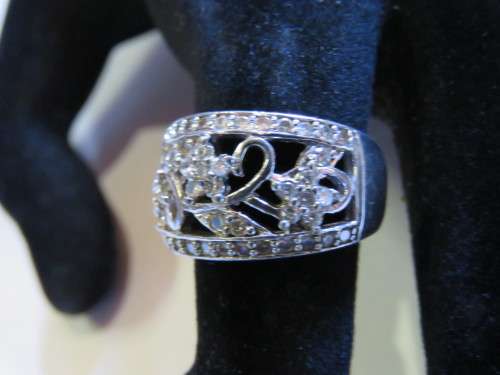 An Exquisite Sterling Silver Ring