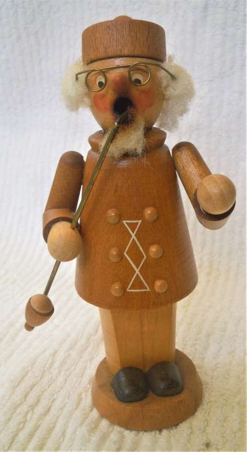 German smoking man, original Erzgebirge (East Germany)