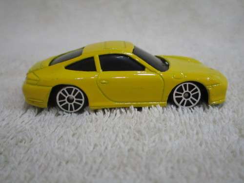 Maisto Porsche 911 Carrera 4