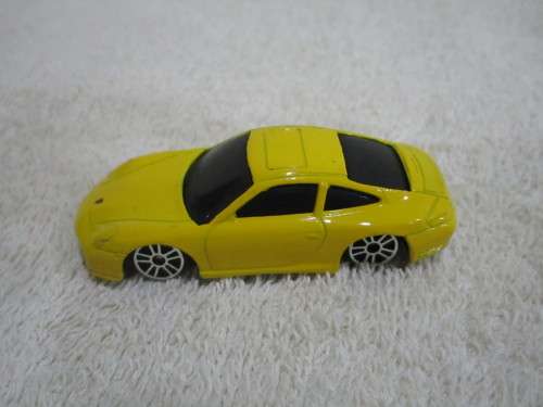 Maisto Porsche 911 Carrera 4