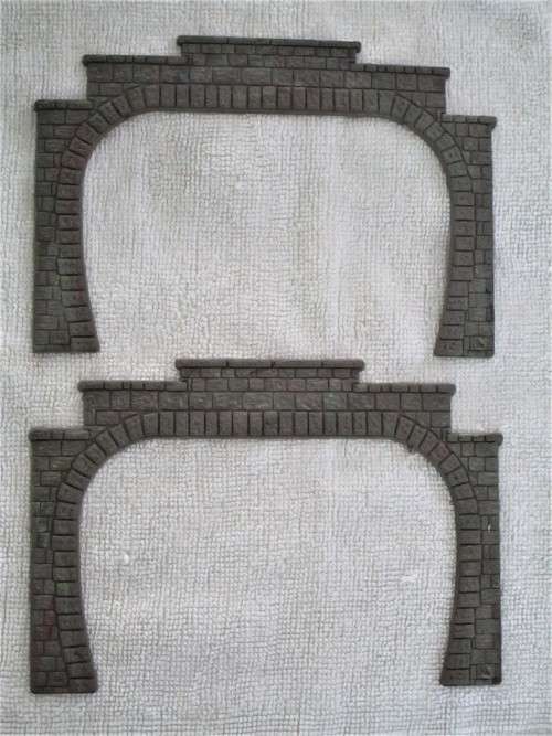 Model train, HO, 2 tunnel elements for 2 tracks