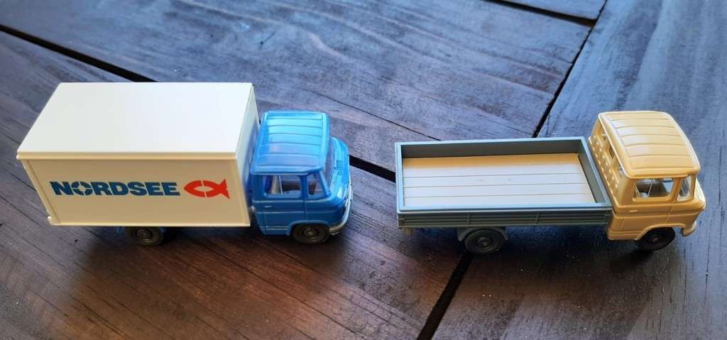 Wiking hO,  2 MB trucks