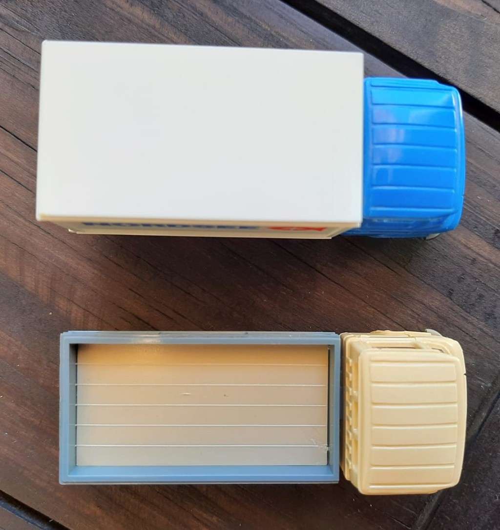 Wiking hO,  2 MB trucks