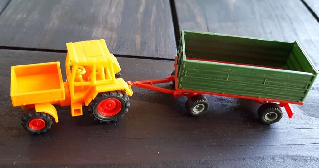 Preisser tractor hO and trailer